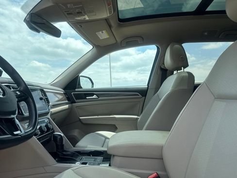 Used 2020 Volkswagen Atlas SEL FWD image 41