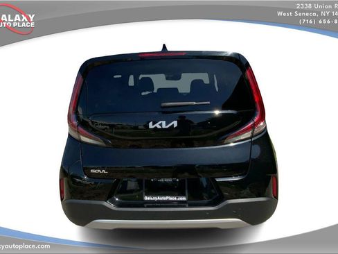 Used 2023 Kia Soul LX w/ Option Group 015 FWD image 6