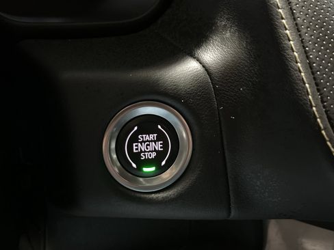 Used 2023 Chevrolet Suburban Premier image 35