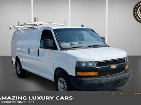 Used 2021 Chevrolet Express 3500 w/ Driver Convenience Package RWD image 1