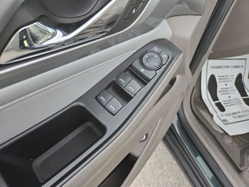 Used 2020 Chevrolet Traverse LT w/ Driver Confidence II Package image 13