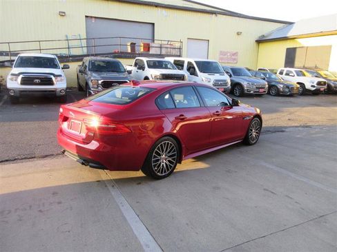 Used 2019 Jaguar XE Landmark Edition image 7
