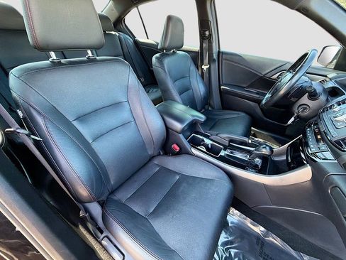 Used 2017 Honda Accord Sport Special Edition image 13
