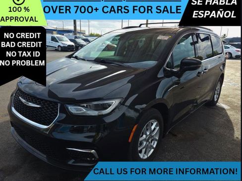 Used 2022 Chrysler Pacifica Touring-L image 1