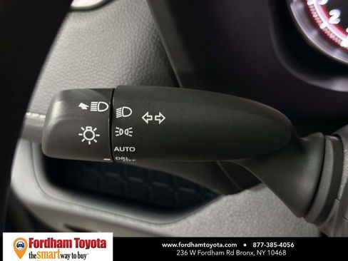 Used 2025 Toyota RAV4 XLE image 32