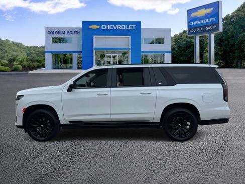 Certified 2024 Cadillac Escalade ESV Sport Platinum w/ LPO, ONYX Package AWD/4WD image 3