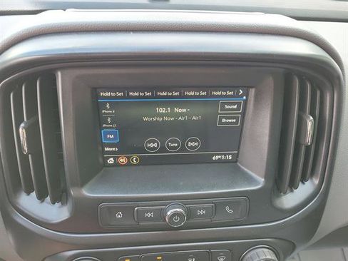 Used 2019 Chevrolet Colorado W/T RWD image 11