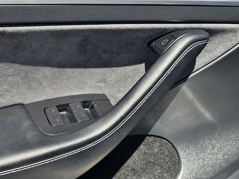 Used 2022 Tesla Model Y Performance AWD/4WD image 28