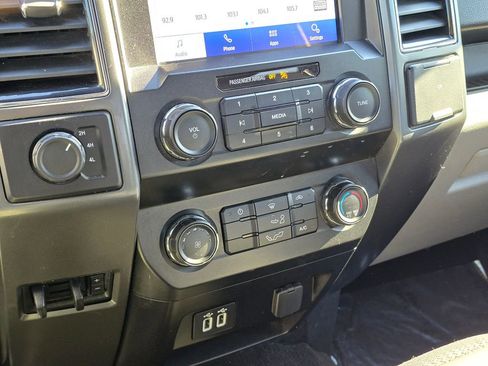 Used 2020 Ford F150 XLT image 29