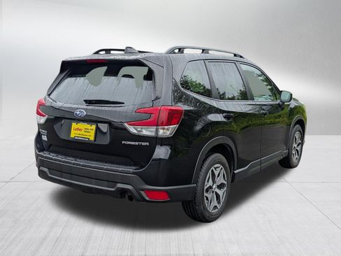 Used 2023 Subaru Forester Premium AWD/4WD image 7