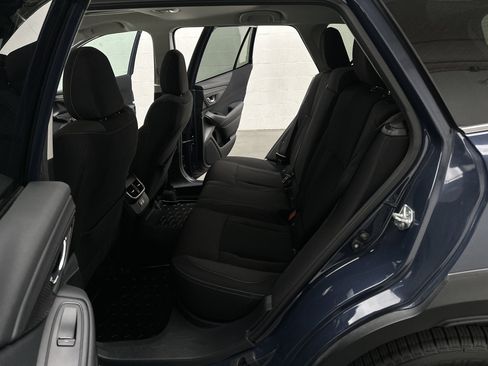 Used 2024 Subaru Outback Premium AWD/4WD image 22
