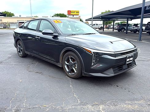 Used 2025 Kia K4 FWD image 3