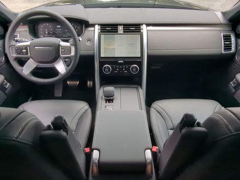 New 2026 Land Rover Discovery Dynamic SE AWD/4WD image 16