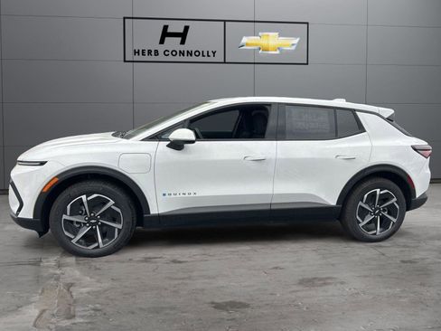 New 2026 Chevrolet Equinox EV LT image 4