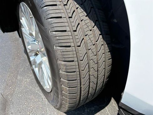 Used 2023 GMC Yukon Denali AWD/4WD image 6