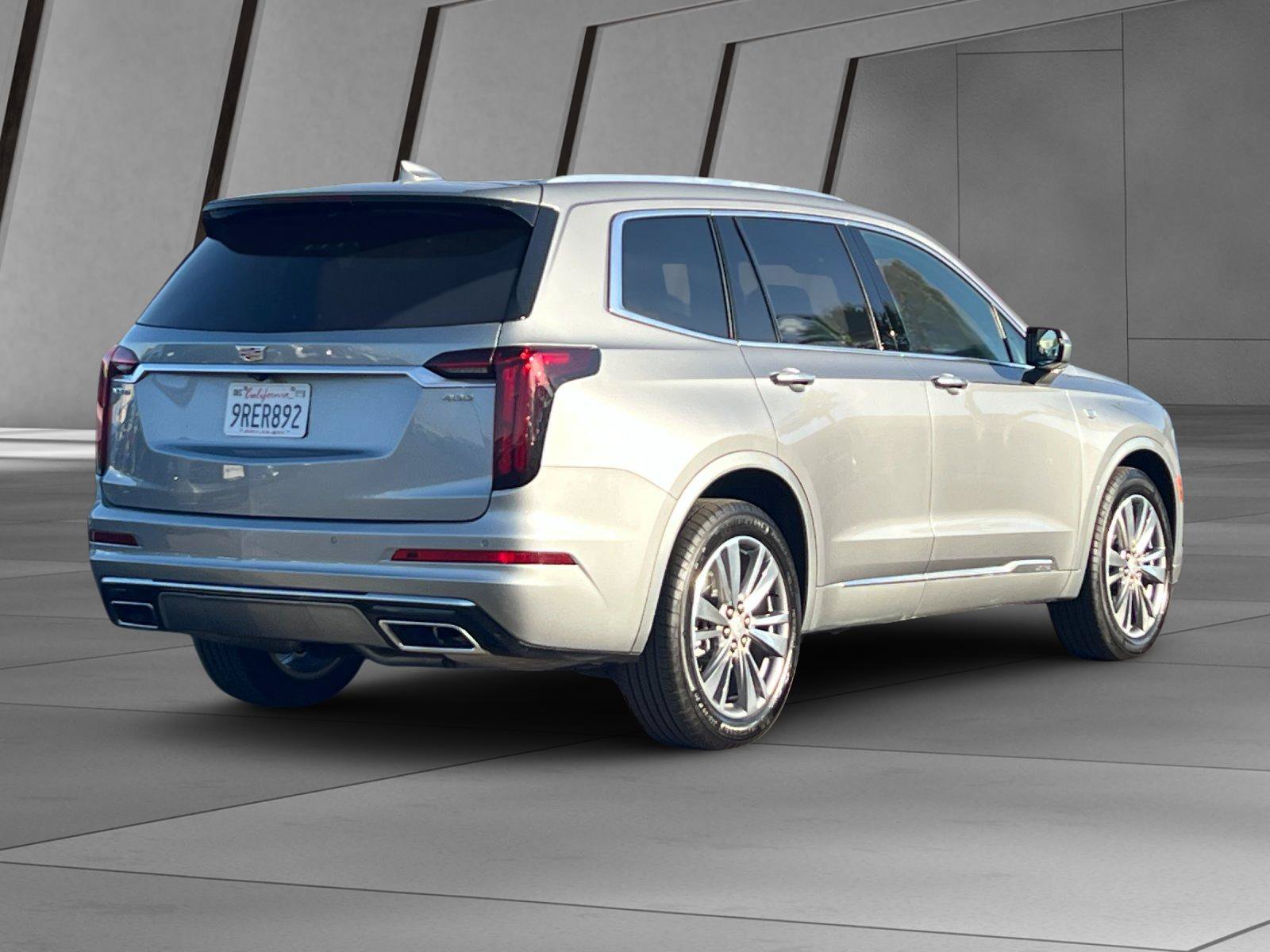 Certified 2025 Cadillac XT6 Premium Luxury FWD image 4