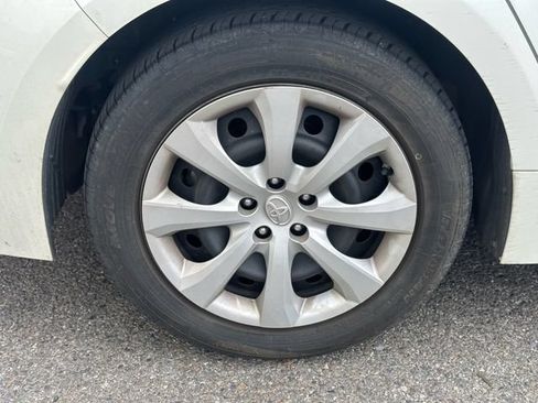 Certified 2021 Toyota Corolla LE FWD image 14