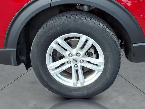 Certified 2024 Ford Explorer XLT w/ Equipment Group 202A AWD/4WD image 4