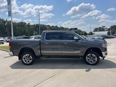 Used 2022 RAM 1500 Limited image 11