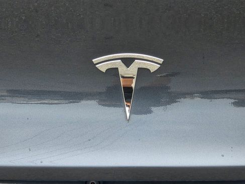 Used 2022 Tesla Model Y Long Range AWD/4WD image 33