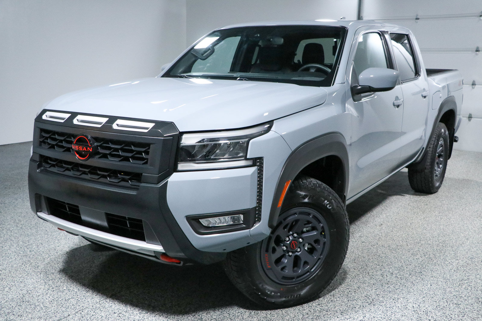 Used 2025 Nissan Frontier PRO-4X w/ Interior Protection Package AWD/4WD image 31