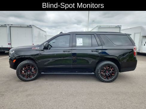 Used 2024 Chevrolet Tahoe Z71 w/ Luxury Package AWD/4WD image 4
