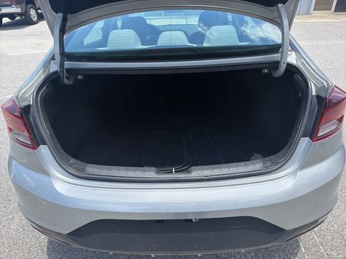 Used 2020 Hyundai Elantra SEL FWD image 15