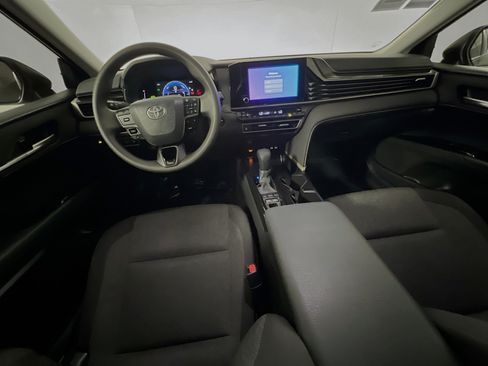 Used 2025 Toyota Camry LE FWD image 29