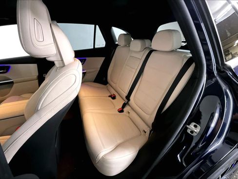Used 2024 Mercedes-Benz GLC 300 4MATIC image 21