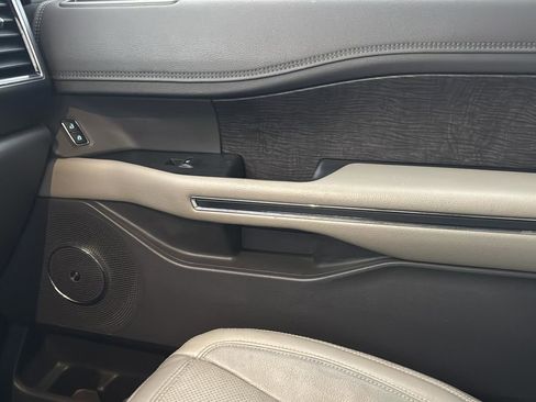 Used 2020 Ford Expedition Limited w/ Equipment Group 301A image 24