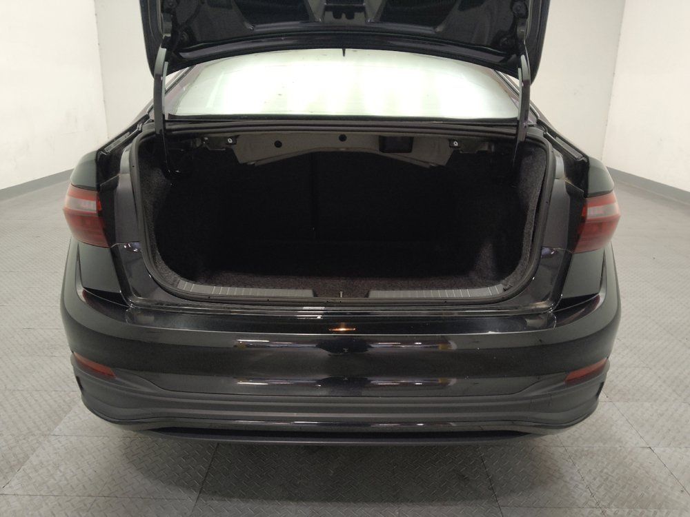 Used 2025 Volkswagen Jetta Sport FWD image 29