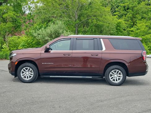 Used 2022 Chevrolet Suburban LS AWD/4WD image 8