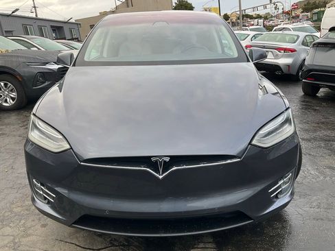 Used 2017 Tesla Model X 75D image 2