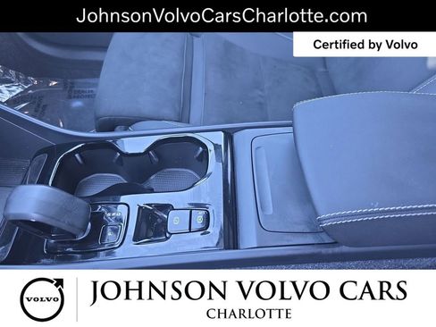 Used 2025 Volvo XC40 B5 Plus AWD/4WD image 26