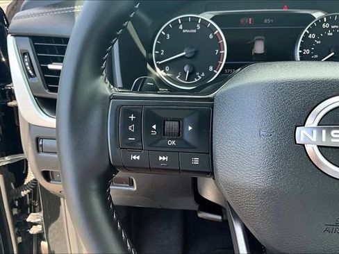Used 2026 Nissan Rogue SV FWD image 11
