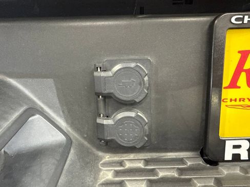 Used 2025 RAM 1500 Tungsten w/ Trailer Tow Group AWD/4WD image 9