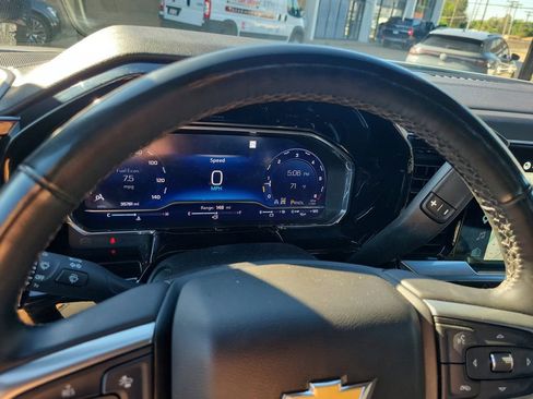 Used 2025 Chevrolet Silverado 1500 LT AWD/4WD image 23