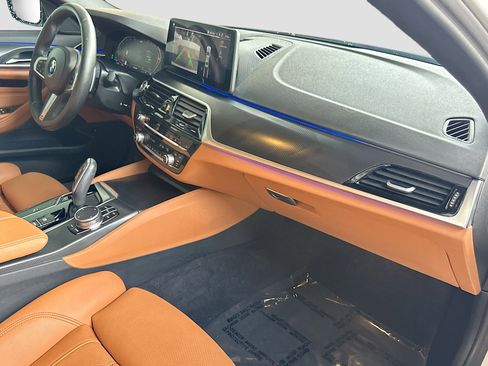 Used 2023 BMW 540i w/ M Sport Package image 30