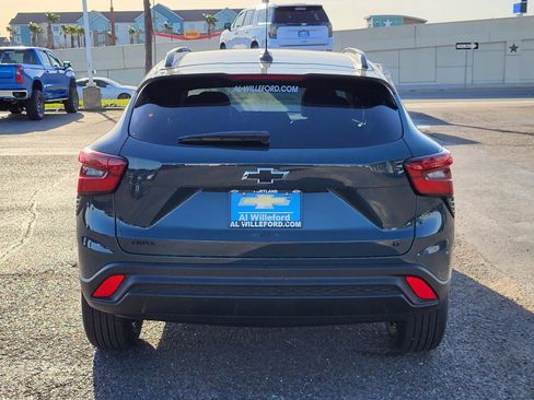 New 2026 Chevrolet Trax LT w/ Driver Confidence Package FWD image 4