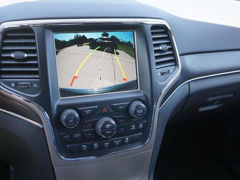 Used 2017 Jeep Grand Cherokee Limited image 15