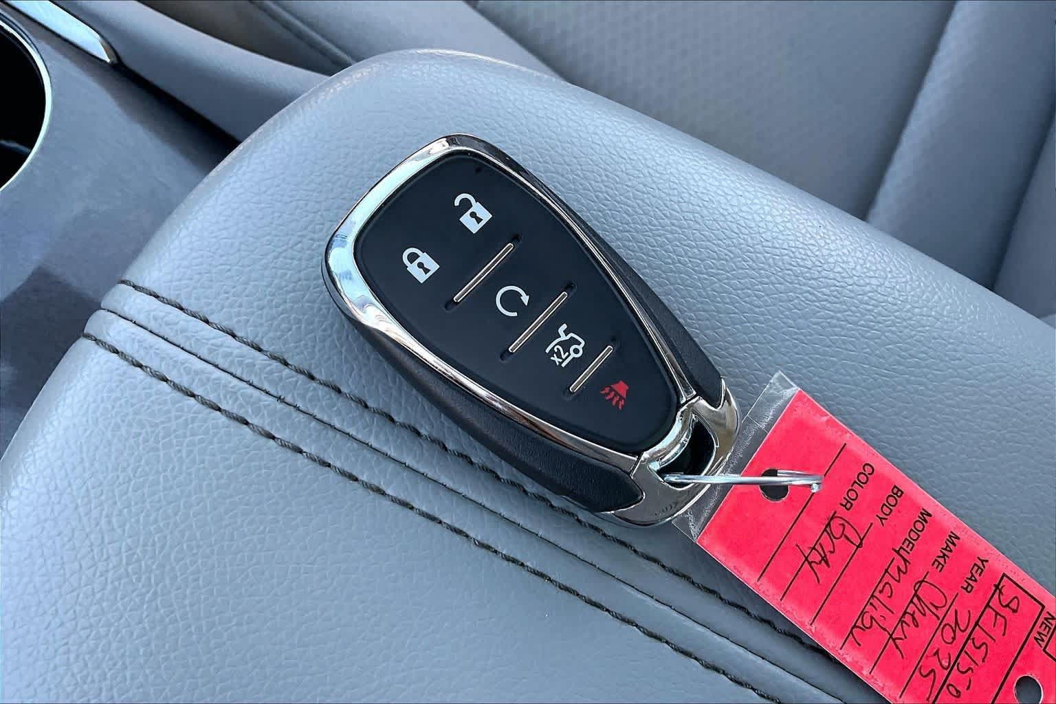 Used 2025 Chevrolet Malibu LT FWD image 14