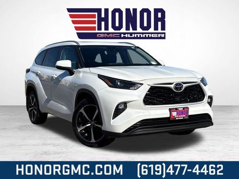 Used 2023 Toyota Highlander L image 1