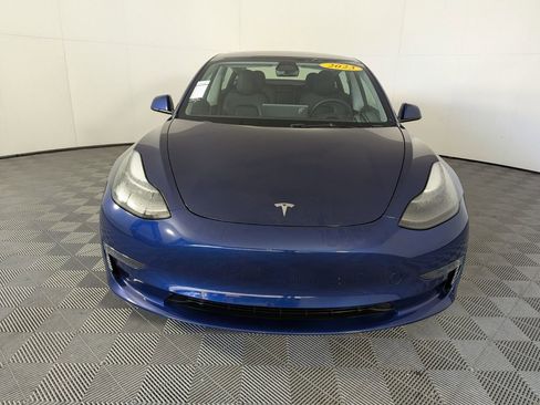 Used 2023 Tesla Model 3 Standard Range image 3