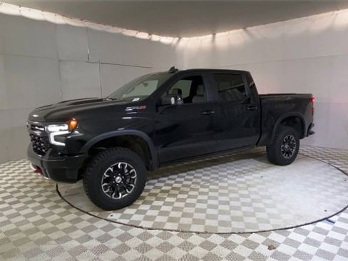 Used 2023 Chevrolet Silverado 1500 ZR2 w/ Technology Package image 4