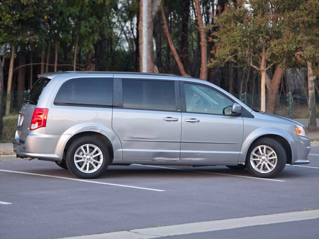 Used 2014 Dodge Grand Caravan SXT w/ UConnect Hands-Free Group FWD image 4