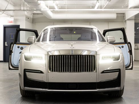 Used 2022 Rolls-Royce Ghost w/ Ghost Package image 47