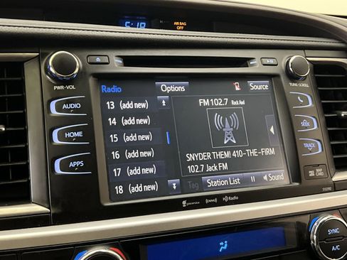 Used 2019 Toyota Highlander XLE w/ Protection Package #3 image 16