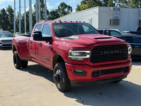 Used 2024 RAM 3500 Laramie w/ Night Edition AWD/4WD image 4