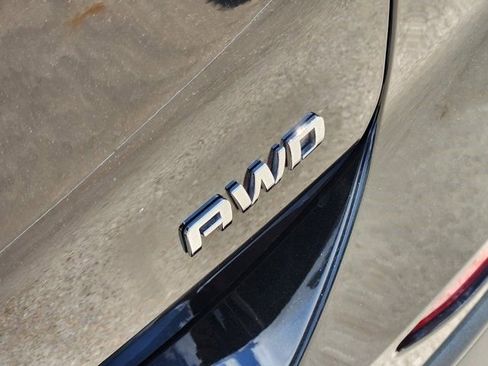 Used 2021 Chevrolet Equinox LS w/ LS Convenience Package image 9