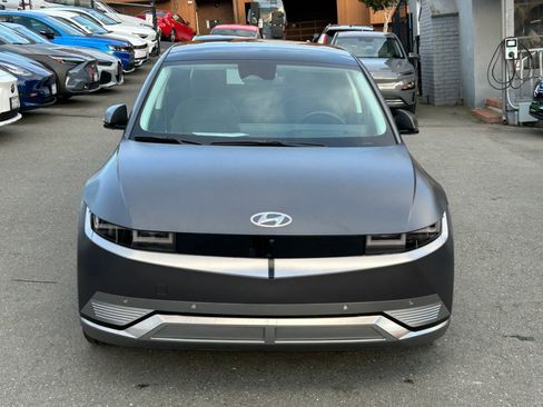 Used 2024 Hyundai Ioniq 5 Limited image 2